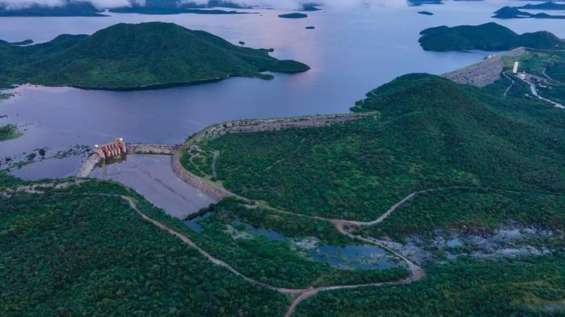 Presa Adolfo Ruiz Cortínez El Mocúzarit